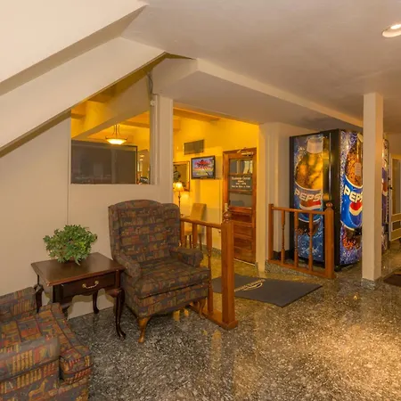 Howard Johnson By Wyndham Oklahoma City Okc Airport, Near Fairgrounds, I40, Free Hot Breakfast, And Pool-3