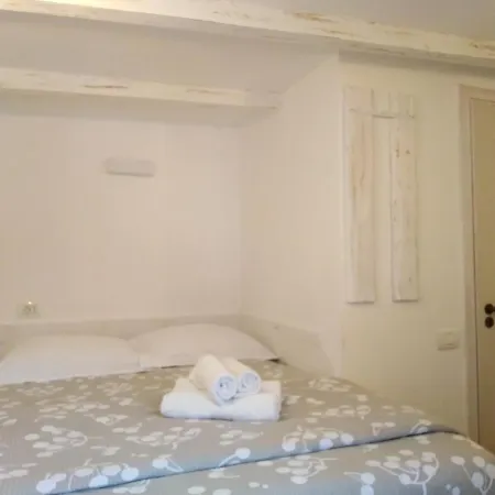 The Bungalow Tiny House For 2-3