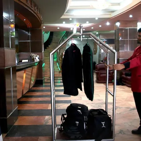 Hotel Victory - Best In City Center-3