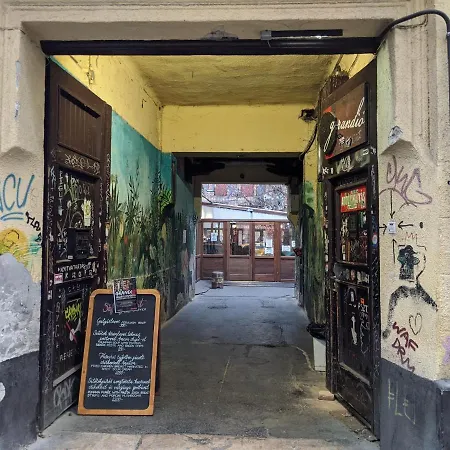Grandio Party Hostel-2