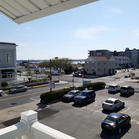 Atlantic Breeze Motel & Apartments-2