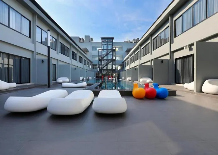 S Ratchada Leisure Hotel Bangkok