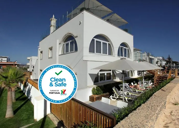 Golden Beach Guest House & Rooftop Bar Faro