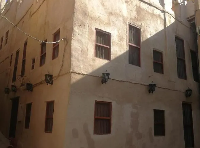 Al Hamra Old House Hotel