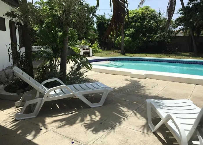 Reef Winds Villa Runaway Bay