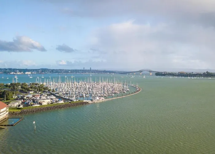 Ocean Breeze Hotel Auckland