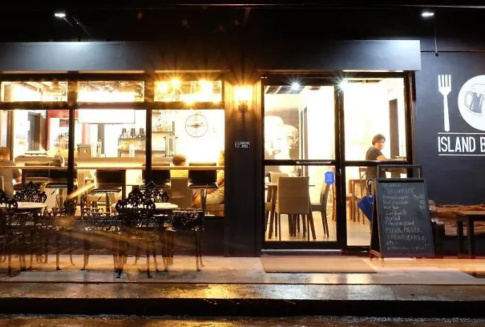 Island Brasserie Hostel Coron