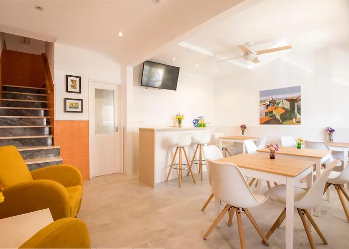 Alto Mar Inn Lagos