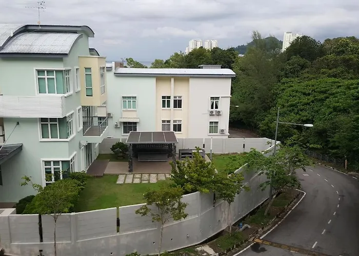 Shamrock Villas Corner Or Seaview Or Standard Batu Ferringhi