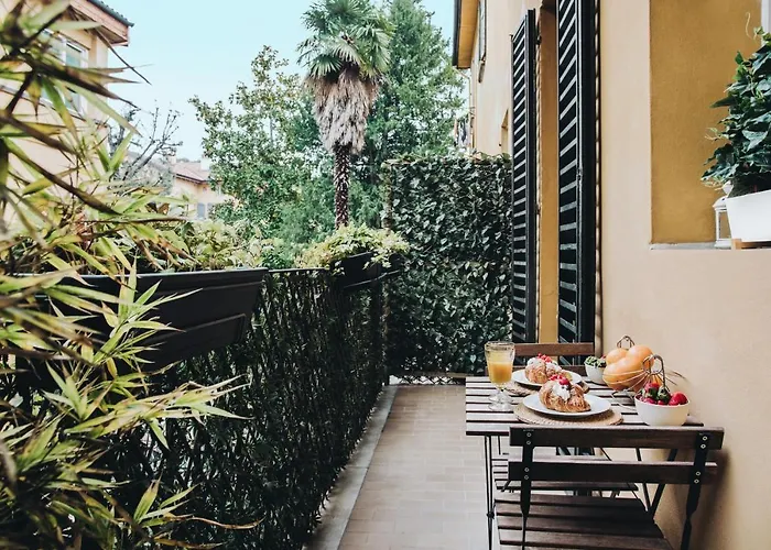 Piazza Aldrovandi - Quiet Balcony Apartment In The Historic Center Bologna