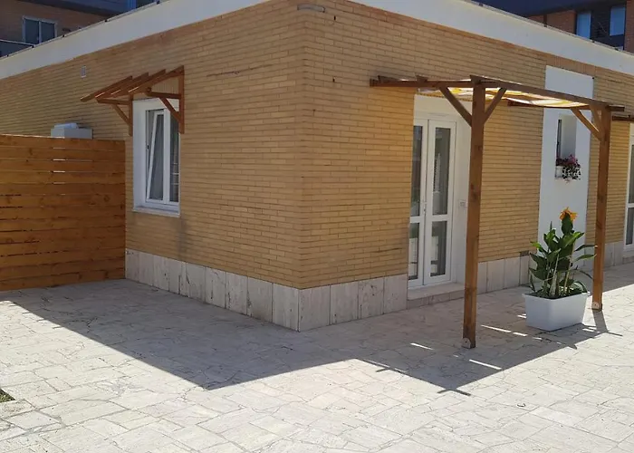 Un Passo Dal Mare Bed & Breakfast Fiumicino