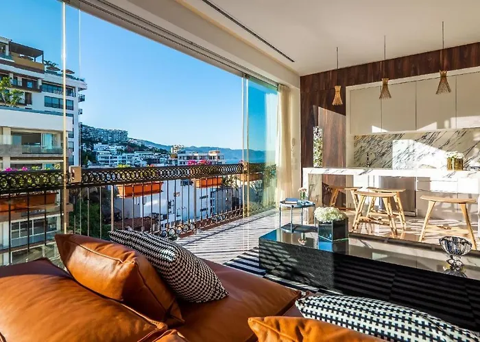 Pier 57 - 608 New & Luxurious 2 Bedroom Romantic Zone Puerto Vallarta
