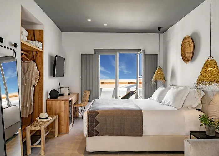 Lemon Suites Santorini Fira 