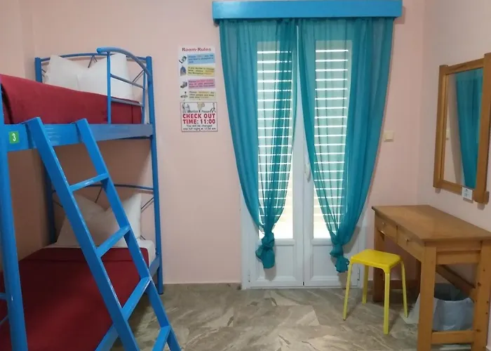 Youth Hostel Anna Perissa 