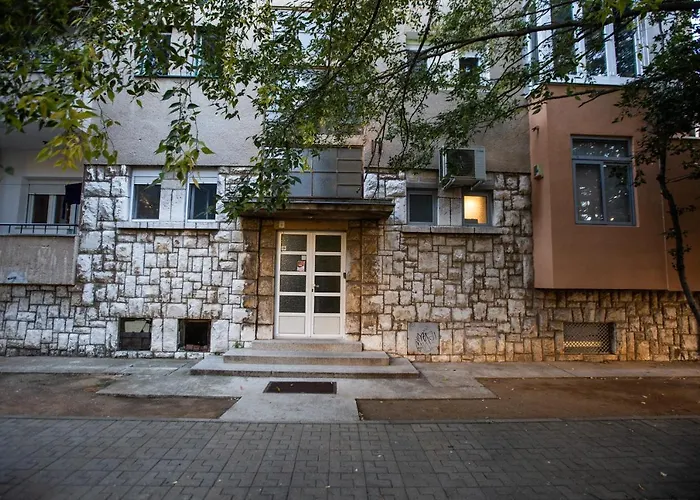 Big Tree Apartment & The Nest Apartment - Free Parking Mostar