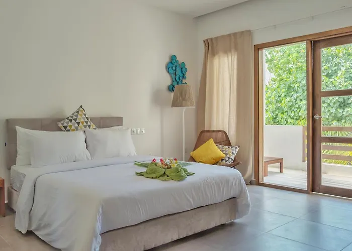 Shaviyani Retreat Hotel Ukulhas Island