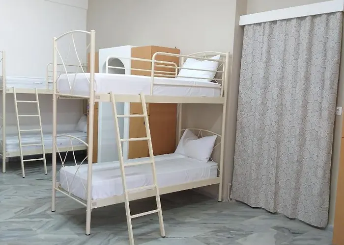 Youth Hostel Anna Perissa 