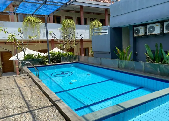 Rabasta Enjoy Kuta Hotel