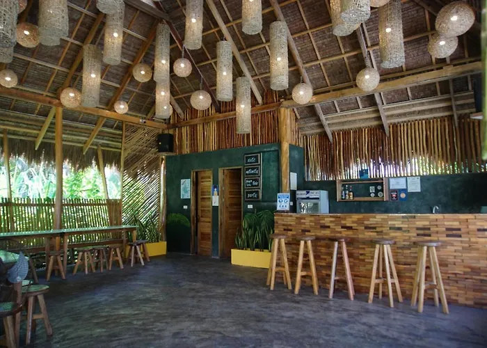 Hiraya Surf Hostel General Luna 