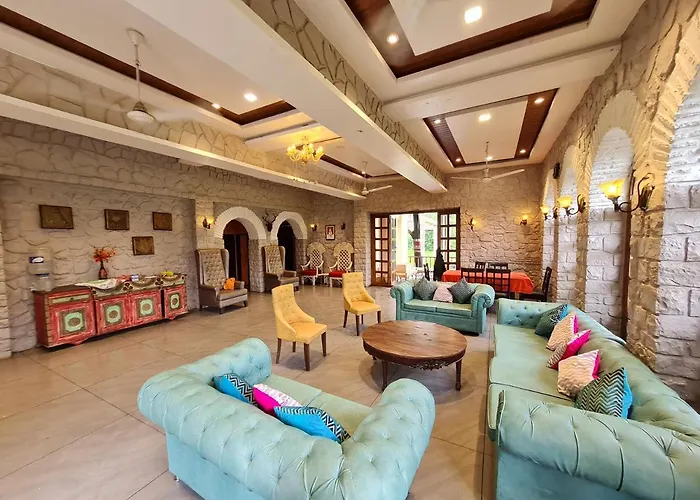Luxurious Vintage Villa Lonavala