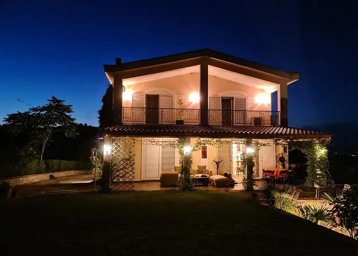 "Kasneci Residence" Countryside Villa With A Pool Tirana