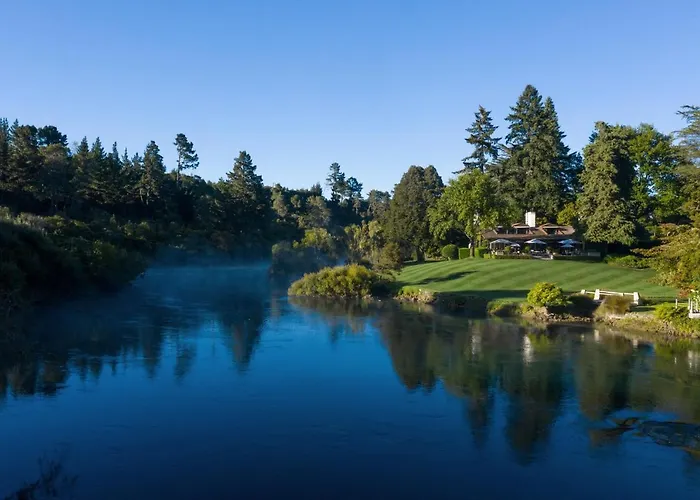 Huka Lodge, Beckons Taupo