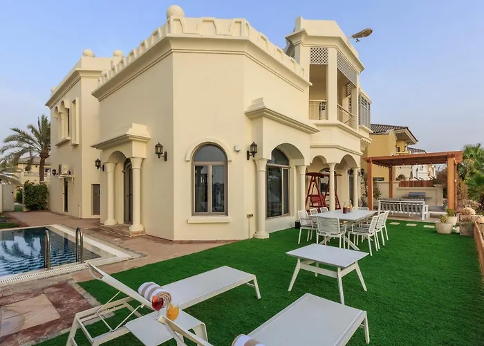 The S Holiday Homes - Stunning 5 Bedrooms Villa At The Palm Jumeirah With Private Beach And Pool Dubai