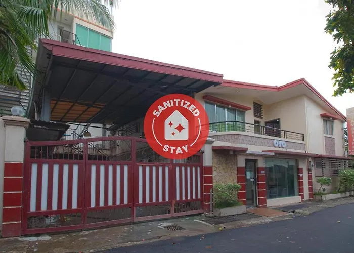 Vaccinated Staff-Oyo 655 Mambaling Pension Cebu