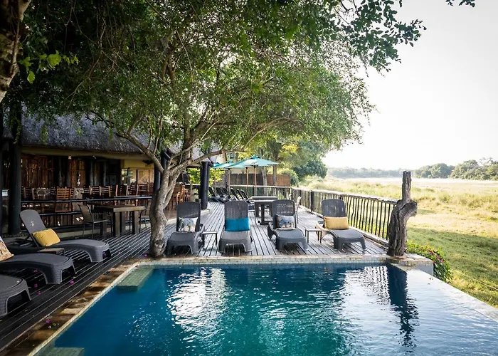 Umkumbe Safari Lodge Riverside Skukuza