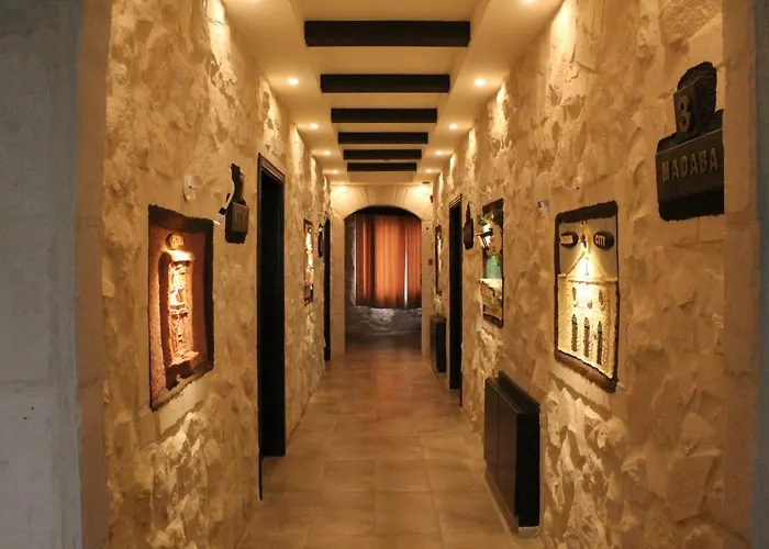 Mount Nebo Hotel & Restaurant Madaba City Center