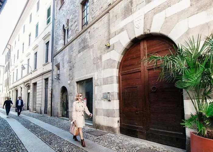 Historical Suites By "The House Of Travelers" Como