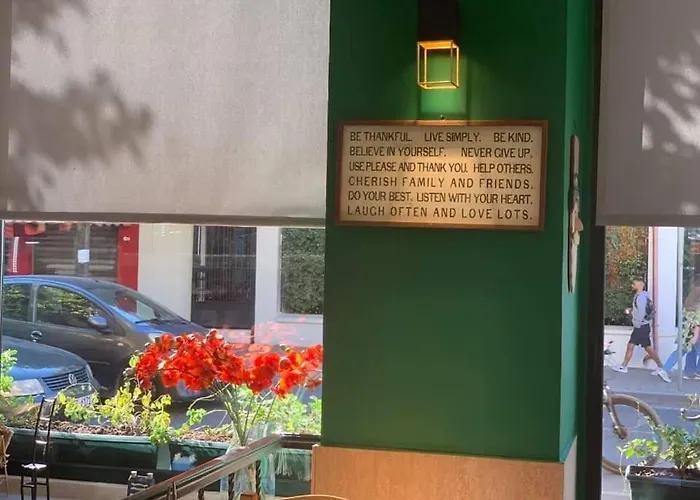 Lauras Bb Bed & Breakfast Tirana