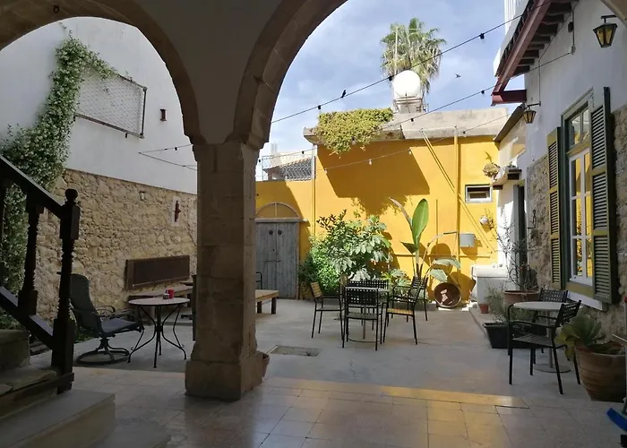 Le Mat Hostel Larnaca
