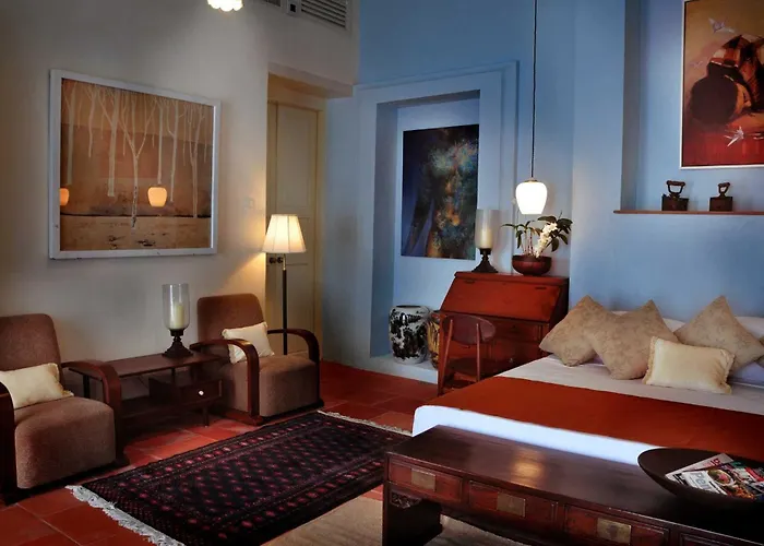 23 Love Lane Hotel George Town