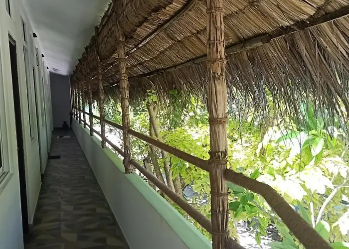 Dhangethi Inn