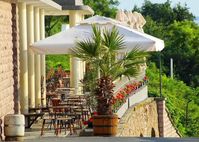Luxury Versailles Apartments Center Opera Burgas