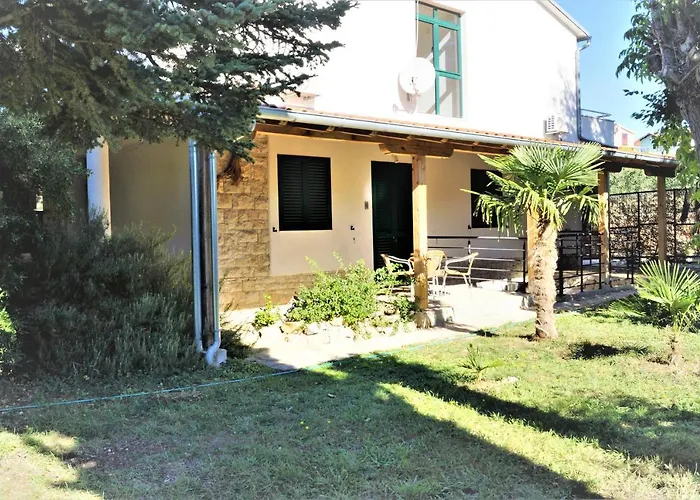 Bed & Breakfast Kleine Hexe Pirovac