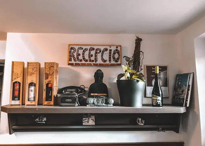 Het Pecset Fogado Etterem Bed & Breakfast Sopron