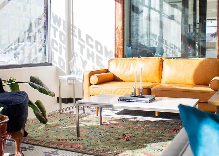 11Th Avenue Hostel Denver