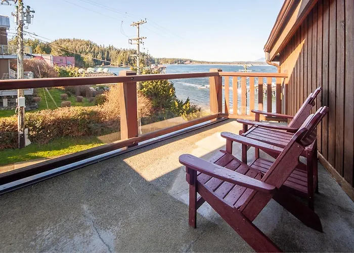 Himwitsa Lodge Tofino