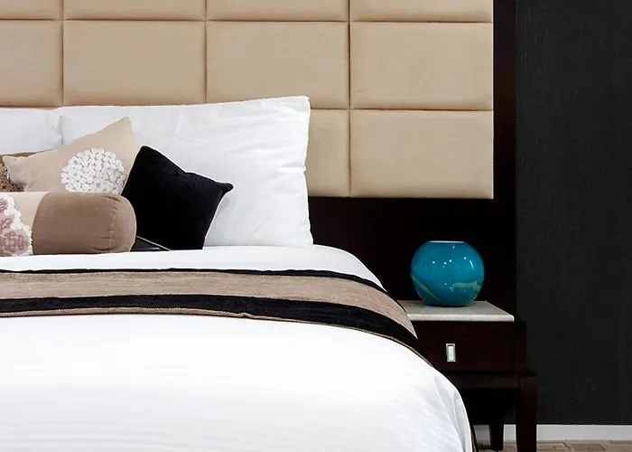 Vr Queen Street Hotel & Suites Auckland