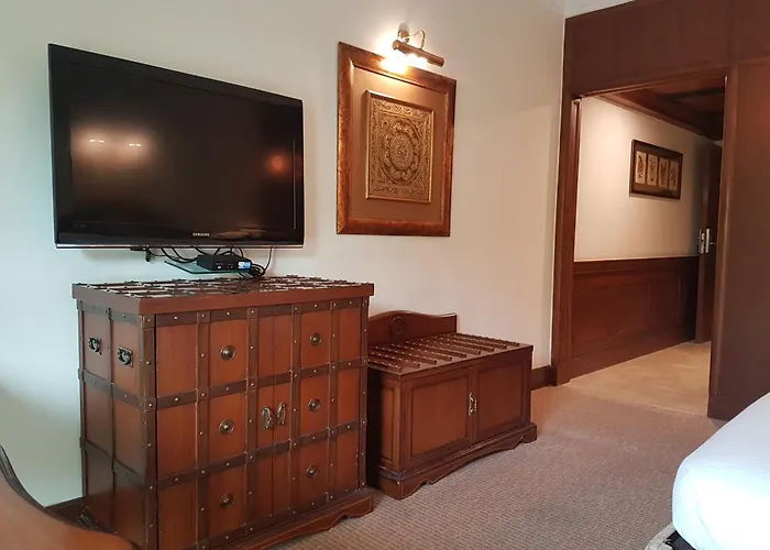 The Palms Town & Country Club - Resort Gurgaon