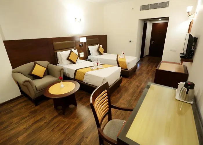 Hotel Meraden Grand Varanasi