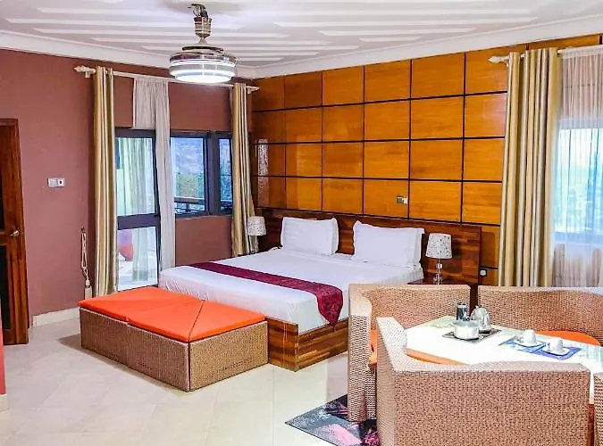 Triple Hill Hotel Weija