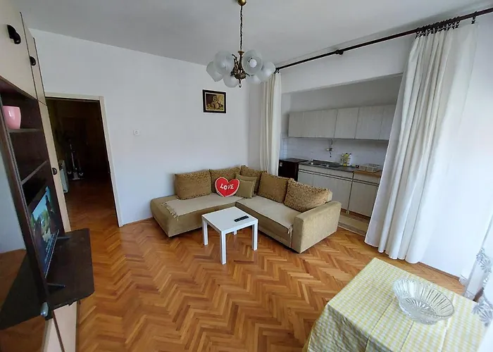 Hills Apartment Nis