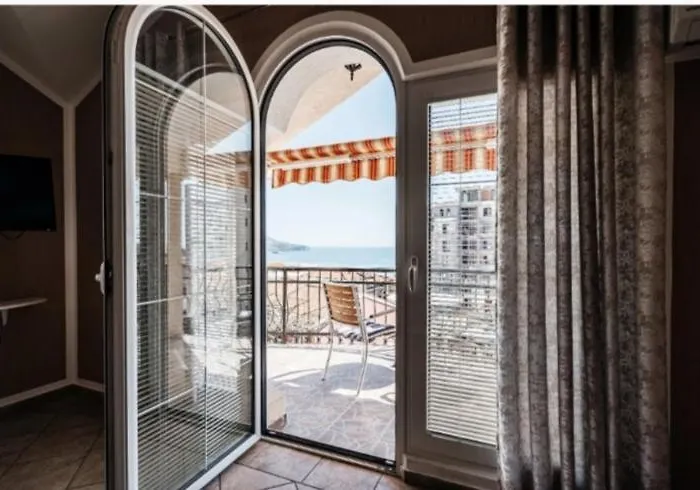 D & S Family Apartments Budva