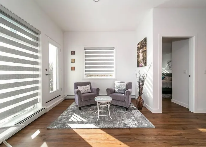 Stylish Close To D/T Free Parking King Bed 2Bed Edmonton