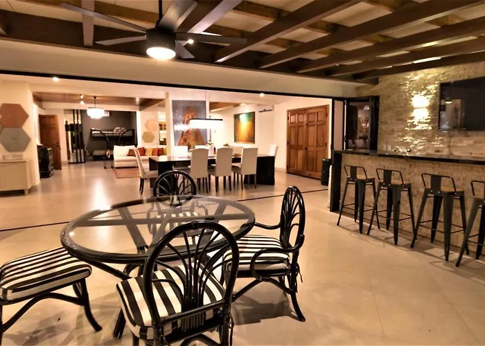 Il Vento Vacation Rentals San Salvador