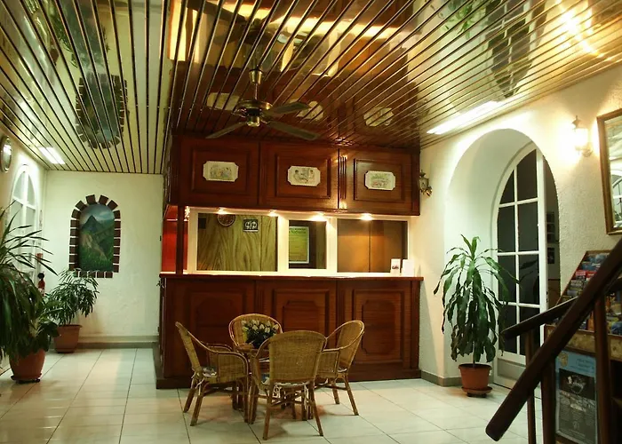 Hotel Le Nathania Saint Pierre
