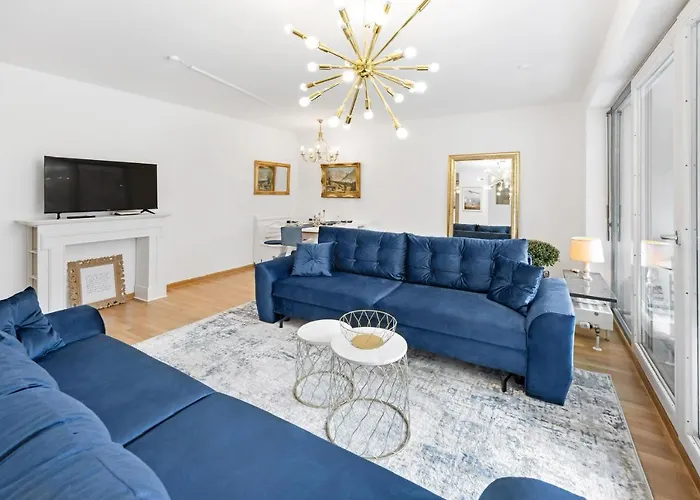 Zwei Zimmer Wohnung Im Stadtzentrum Mit Tiefgaragenplatz Munich